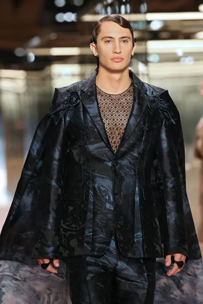 Look 24